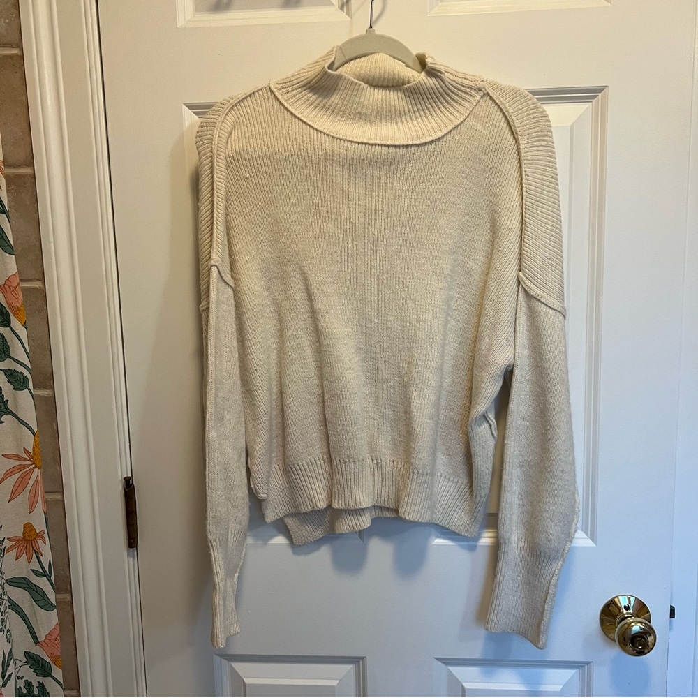 Cream Turtleneck Sweater size Small